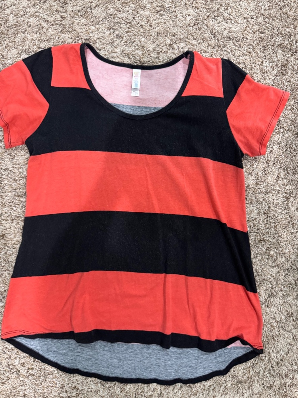 LuLaRoe women's short sleeve shirt red and black stripes size small